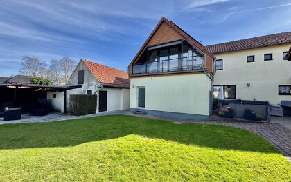 Großes Einfamilienhaus mit Einliegerwohnung in begehrter Lage