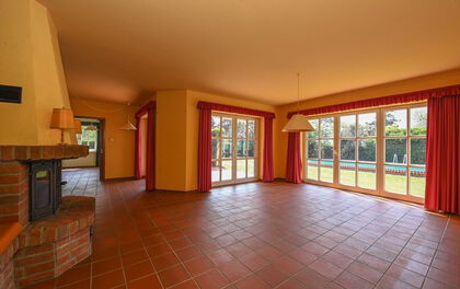 Gepflegtes Einfamilienhaus mit Einliegerwohnung und Außenpool in Tarmstedt