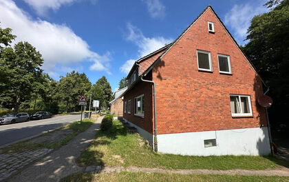 Renovierungsbedürftiges Wohnhaus mit zwei Wohneinheiten in zentraler Lage von Worpswede