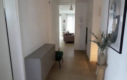 Großzügige 4-Zimmer-Wohnung mit Terrasse, Einbauküche und Stellplätzen