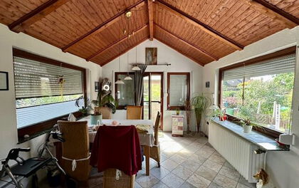 Kleines Einfamilienhaus mit großem Garten in zentraler Lage von Grasberg