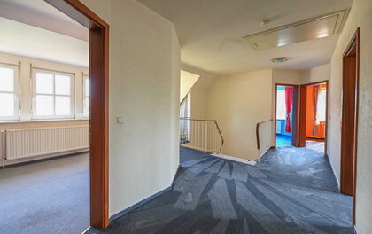 Gepflegtes Einfamilienhaus mit Einliegerwohnung und Außenpool in Tarmstedt