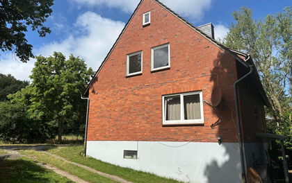 Renovierungsbedürftiges Wohnhaus mit zwei Wohneinheiten in zentraler Lage von Worpswede