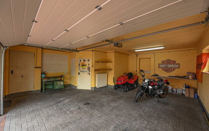 Gepflegtes Einfamilienhaus mit Einliegerwohnung und Außenpool in Tarmstedt