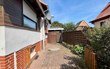 Kleines Einfamilienhaus mit großem Garten in zentraler Lage von Grasberg